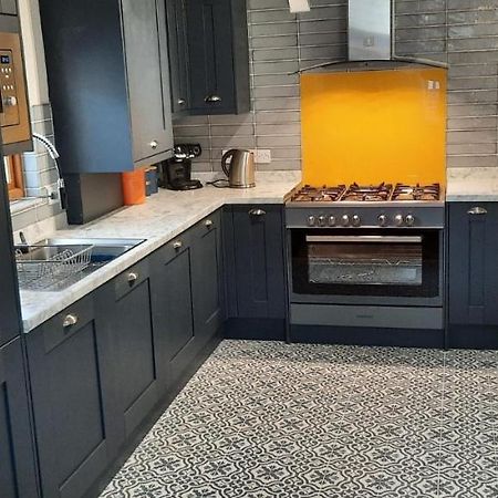 Newly Refurbished 2Nd Floor Apartment Lil Nauti فاوي المظهر الخارجي الصورة